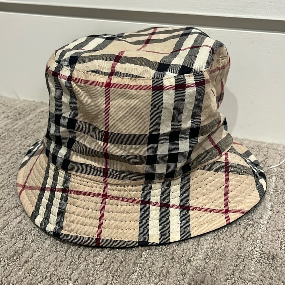 Burberry reversible hat